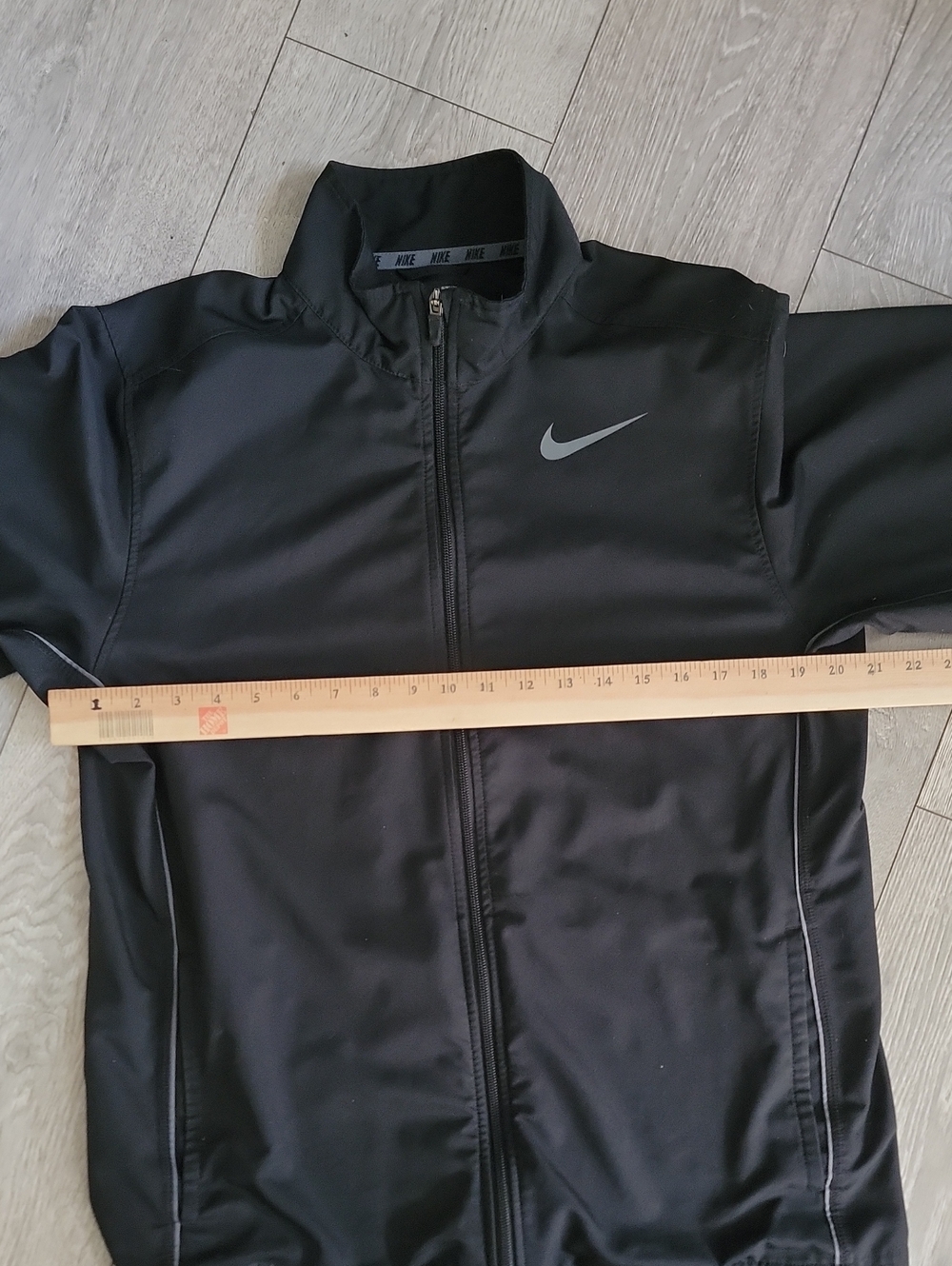 Nike Jacket - Picture 2 of 6